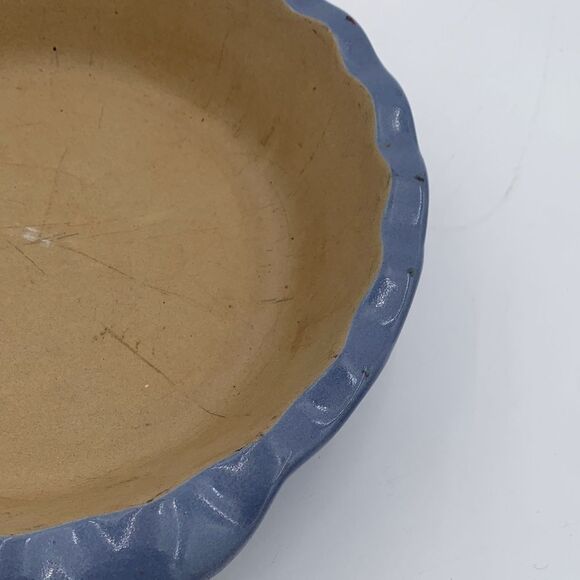 Pampered Chef Family Heritage Blue and Tan Stoneware Pie Dish county blue - Picture 9 of 12